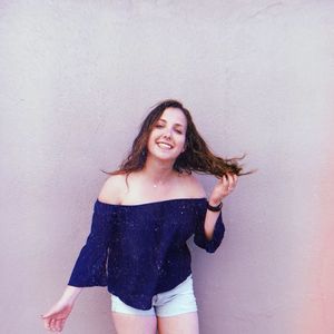 Meet your Posher, Claire